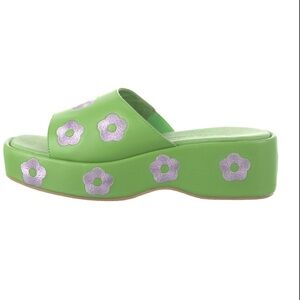 Lisa says gah | Green Floral Dakota Platform Sandal Size: 7